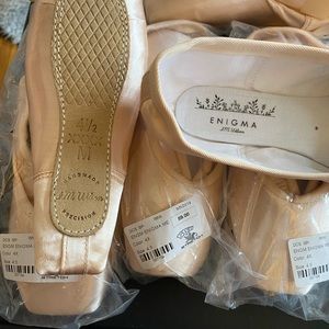 Brand New Enigma ballet / dance pointe shoes!